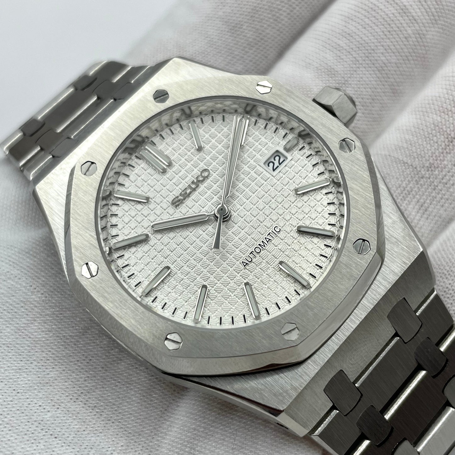 Royal seikoak white