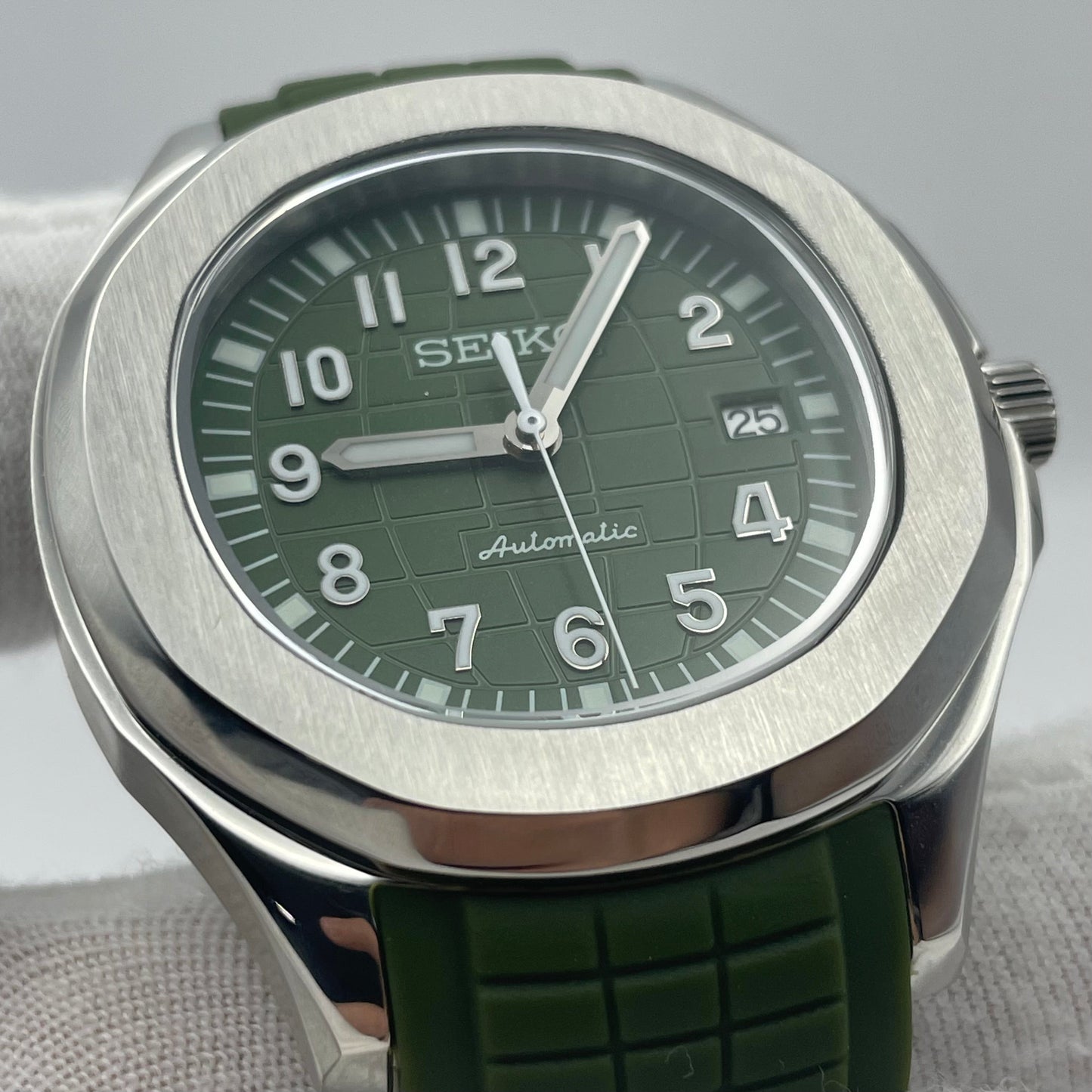 Seikonaut green