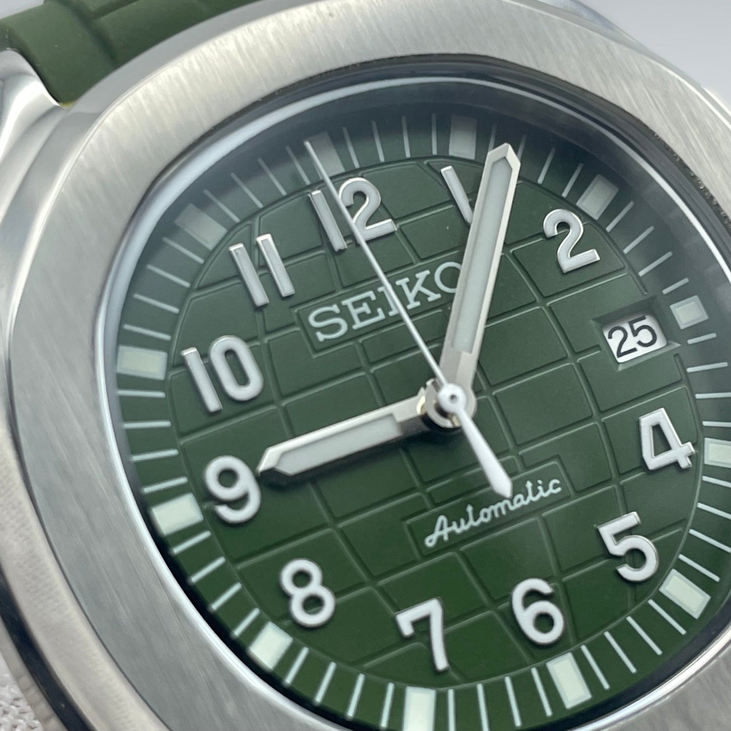 Seikonaut green